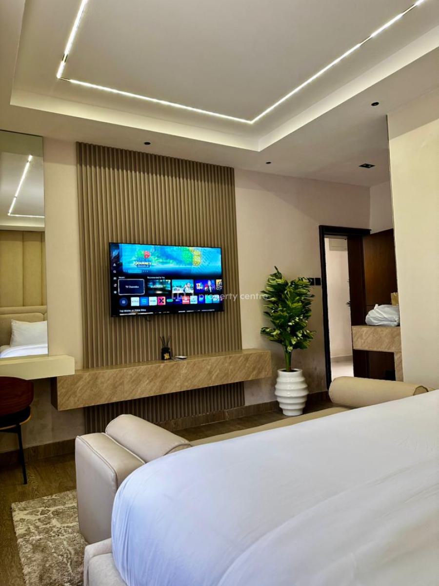 Luxury Super Spacious 1 Bedroom Apartment with Snooker Board and Pool., Lekki Phase 1, Lekki, Lagos, Flat / Apartment Short Let