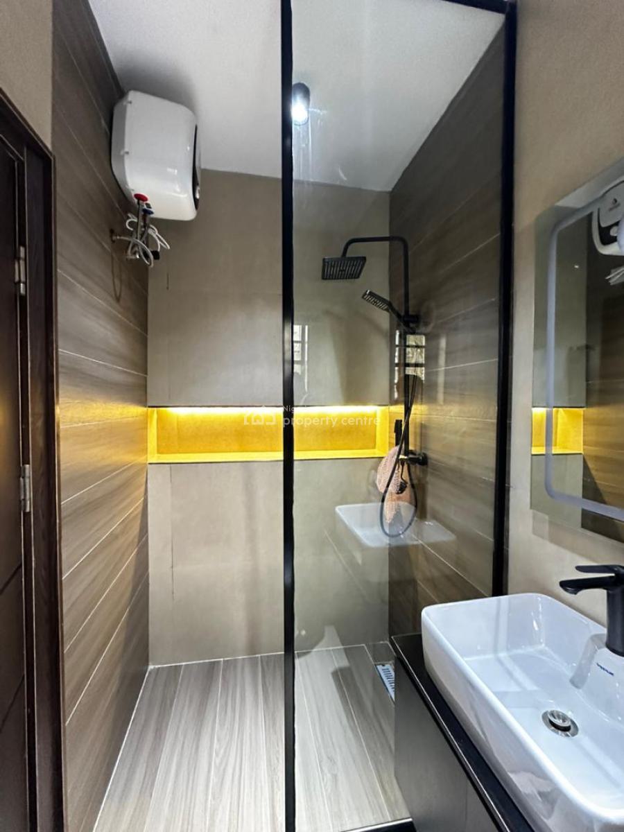 Luxury Super Spacious 1 Bedroom Apartment with Snooker Board and Pool., Lekki Phase 1, Lekki, Lagos, Flat / Apartment Short Let