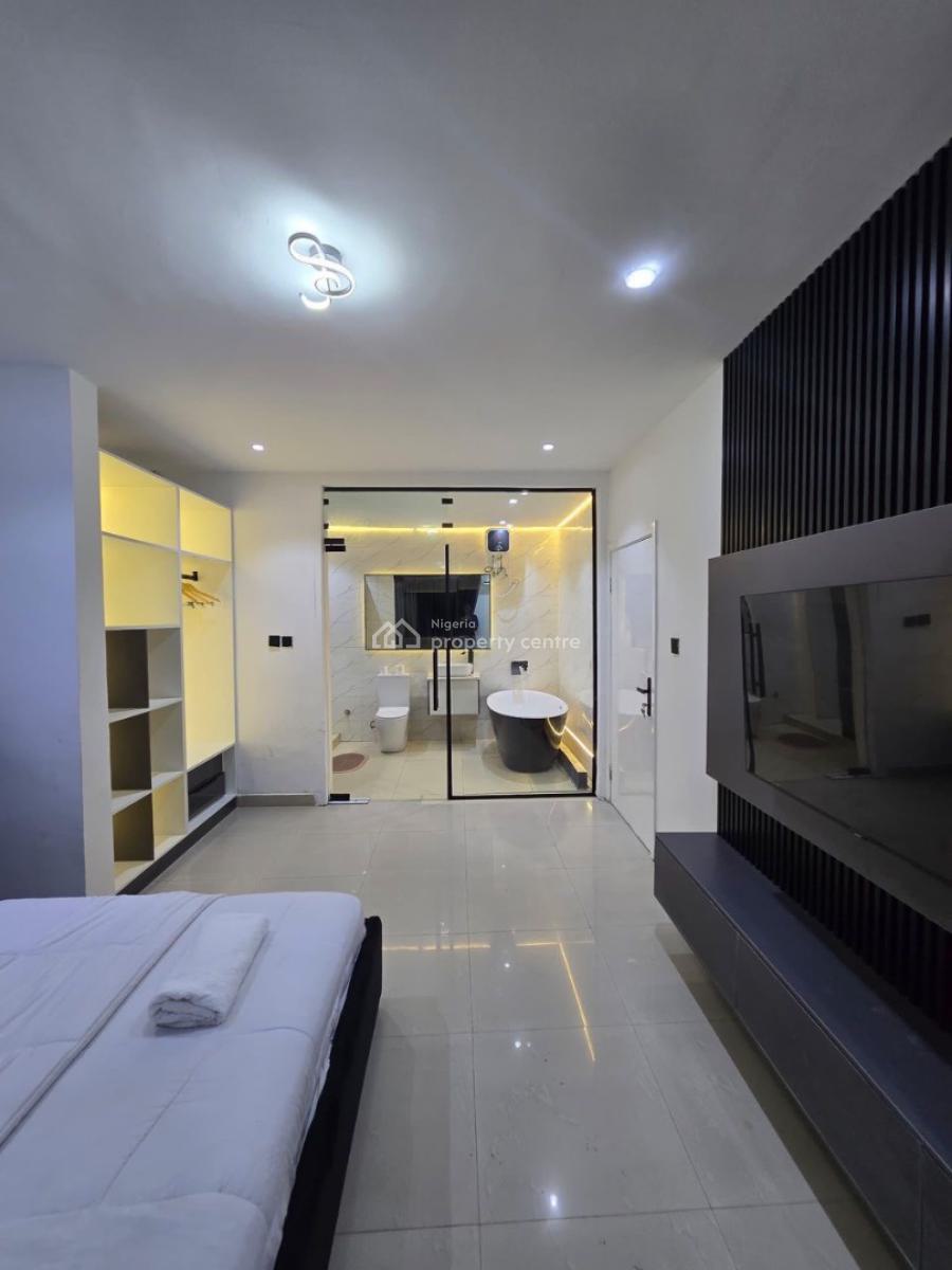 3 Bedroom Apartment with Pool & Snooker, Lekki Phase 1, Lekki, Lagos, Flat / Apartment Short Let