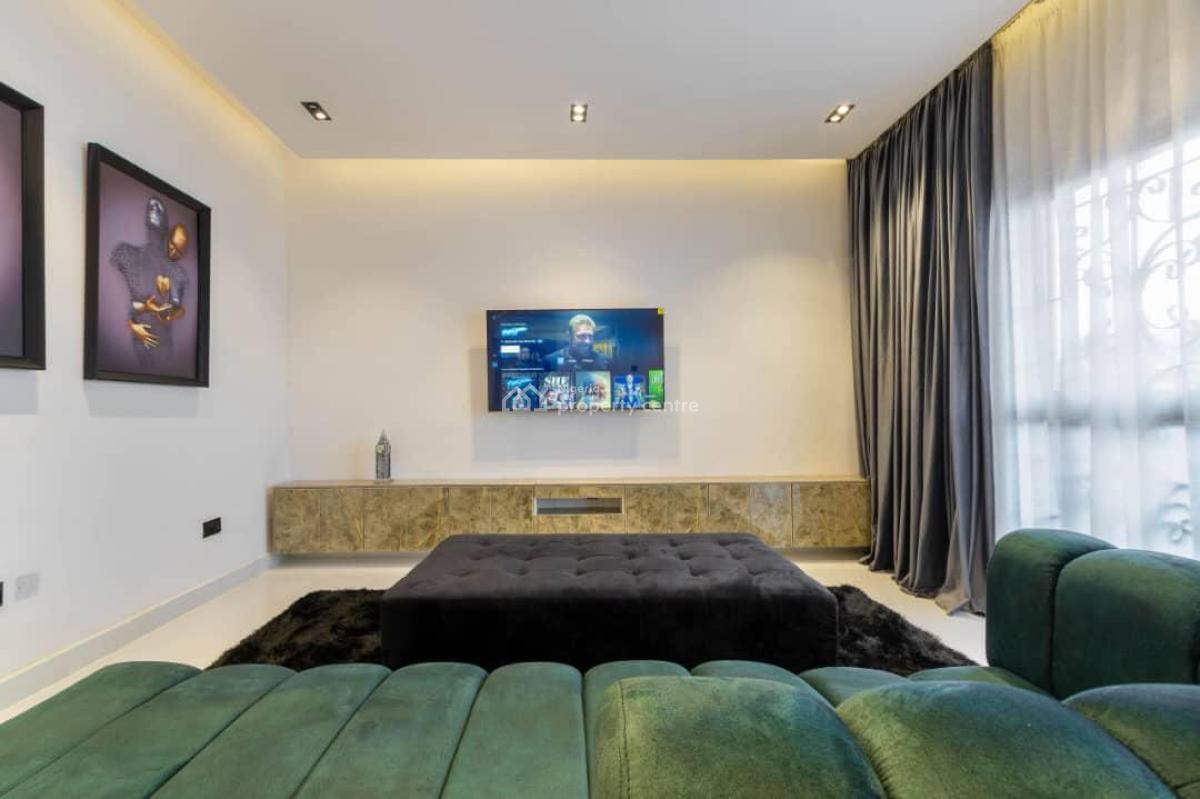 Luxury Super Spacious 3 Bedroom Apartment with Snooker Board and Pool., Lekki Phase 1, Lekki, Lagos, Flat / Apartment Short Let