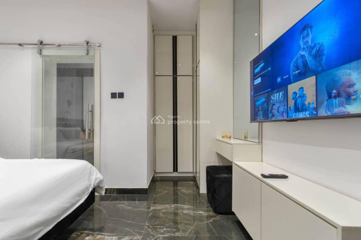 Luxury Super Spacious 3 Bedroom Apartment with Snooker Board and Pool., Lekki Phase 1, Lekki, Lagos, Flat / Apartment Short Let