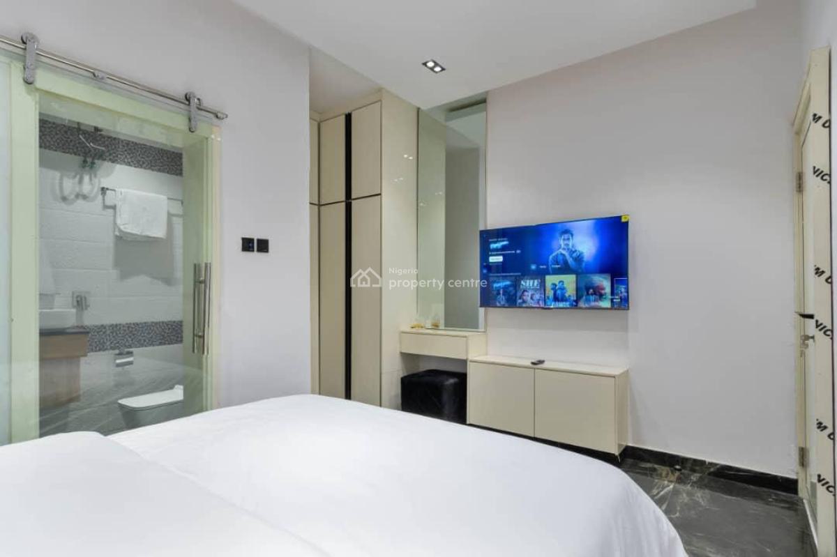 Luxury Super Spacious 3 Bedroom Apartment with Snooker Board and Pool., Lekki Phase 1, Lekki, Lagos, Flat / Apartment Short Let