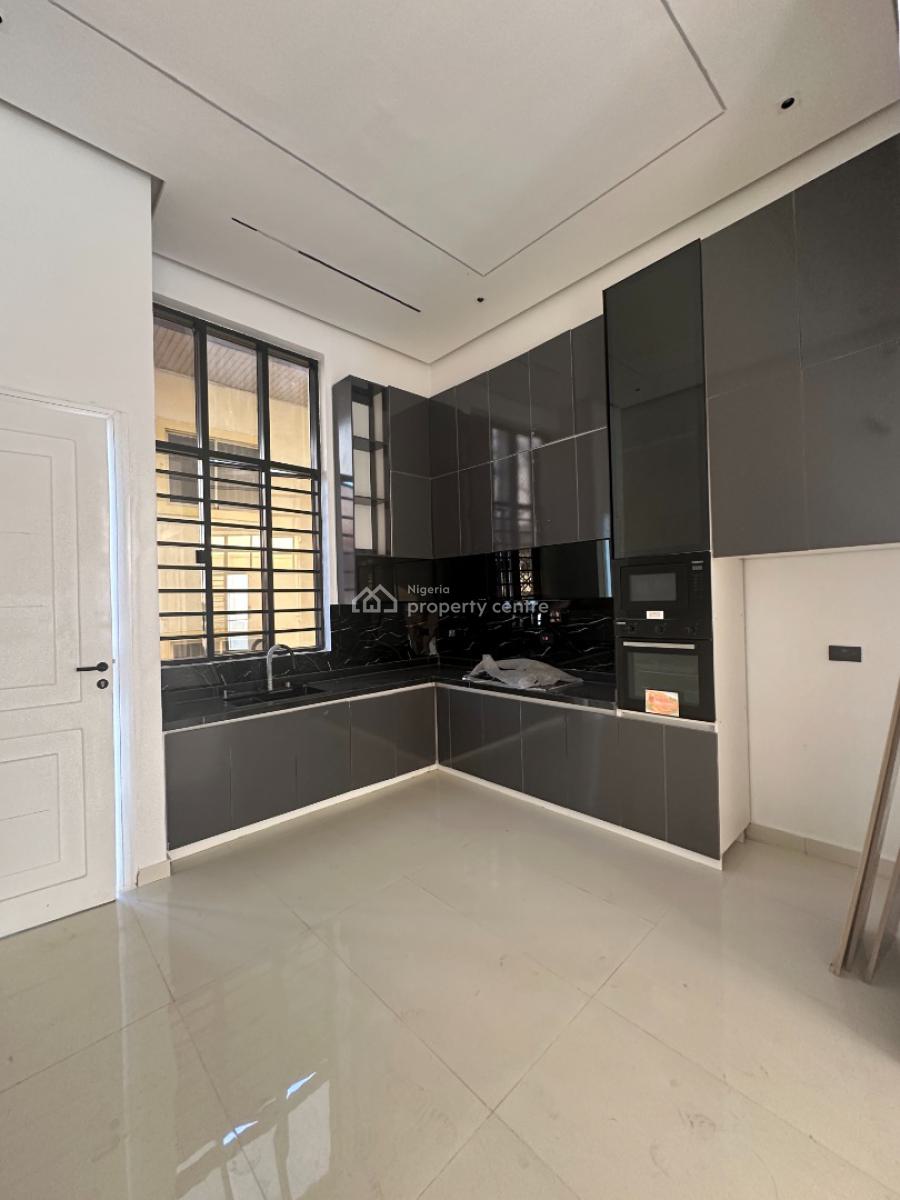 Brand New Luxury 3 Bedroom Service Apartment with Swimming Pool, Lekki Phase 1, Lekki, Lagos, Flat / Apartment for Sale