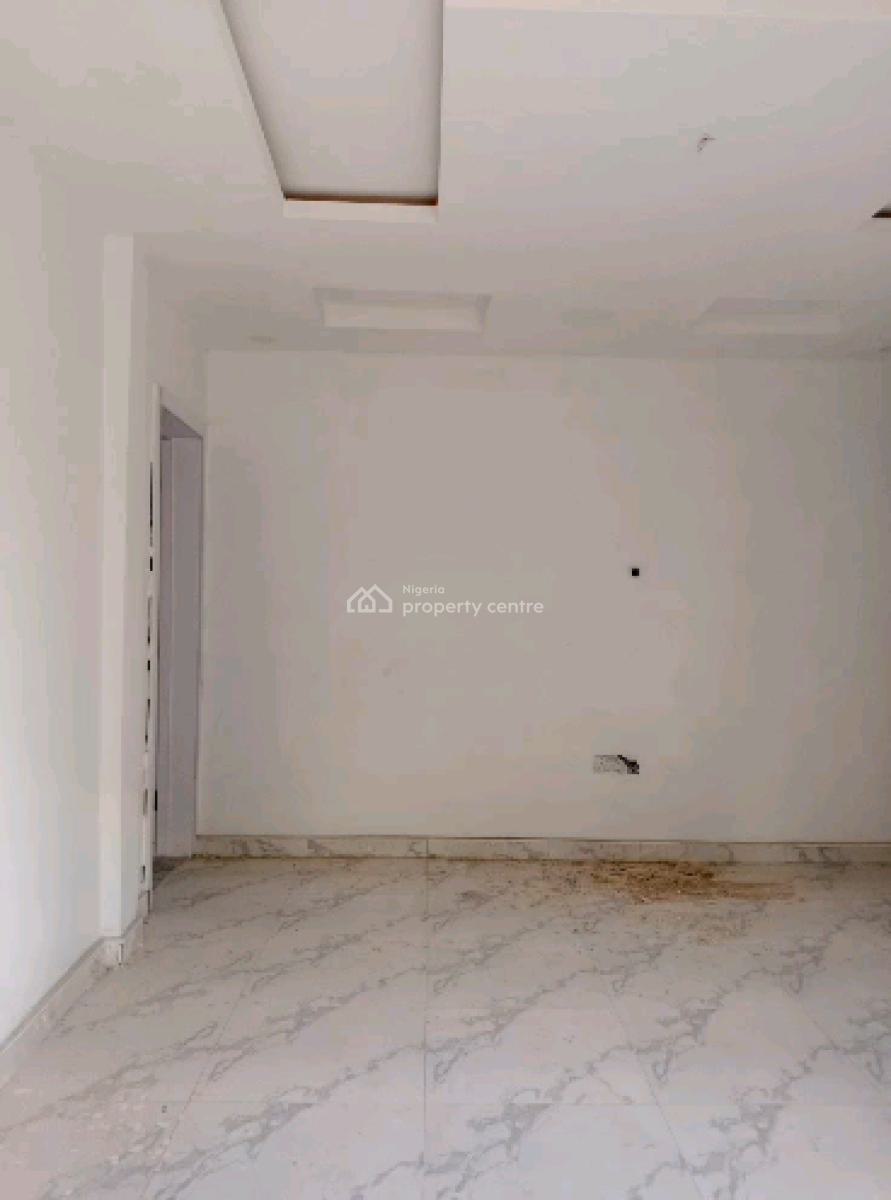 Standard Two Bedroom Flat, Alagomeji, Yaba, Lagos, Flat / Apartment for Rent