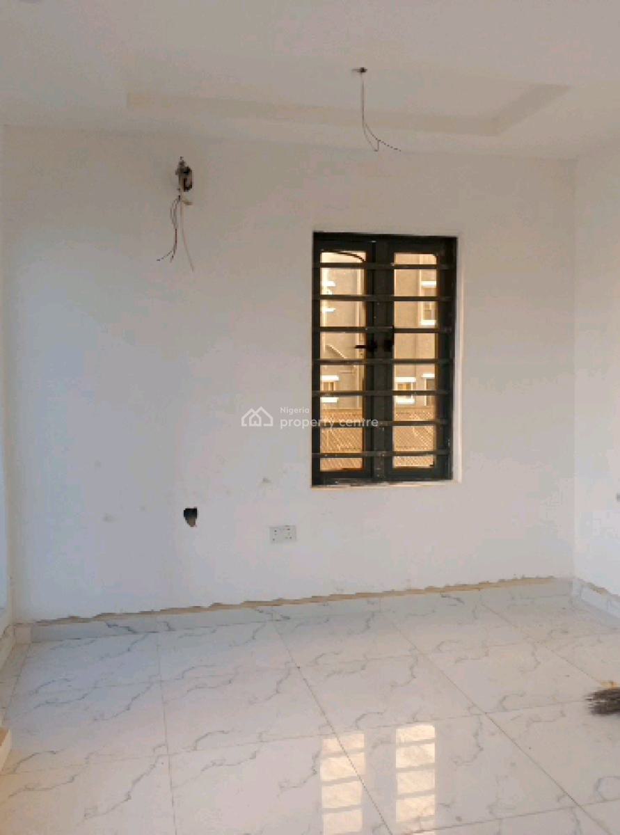 Standard Two Bedroom Flat, Alagomeji, Yaba, Lagos, Flat / Apartment for Rent