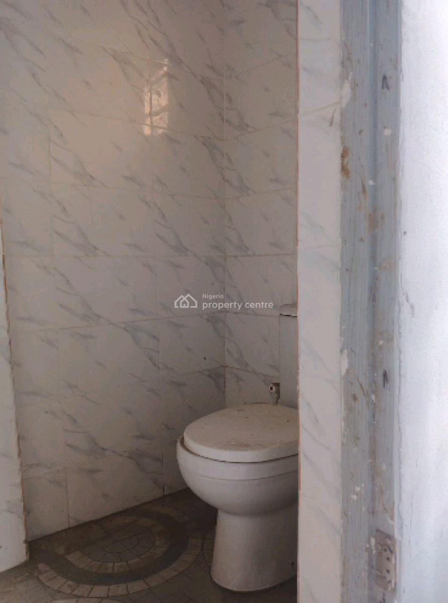 Standard Two Bedroom Flat, Alagomeji, Yaba, Lagos, Flat / Apartment for Rent