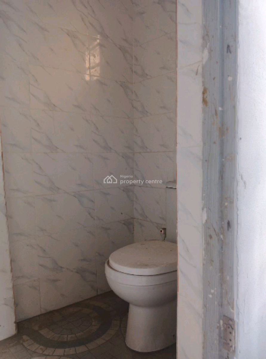 Standard Two Bedroom Flat, Alagomeji, Yaba, Lagos, Flat / Apartment for Rent