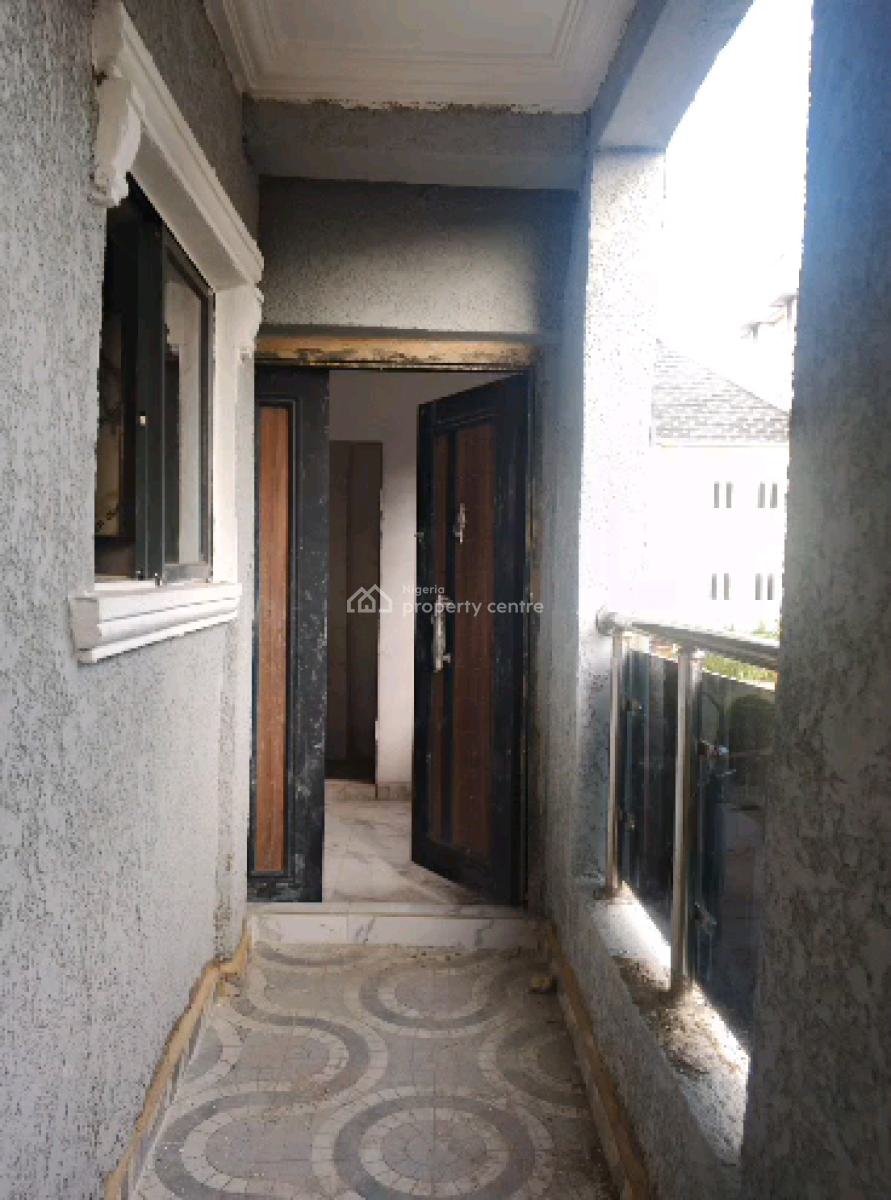 Standard Two Bedroom Flat, Alagomeji, Yaba, Lagos, Flat / Apartment for Rent