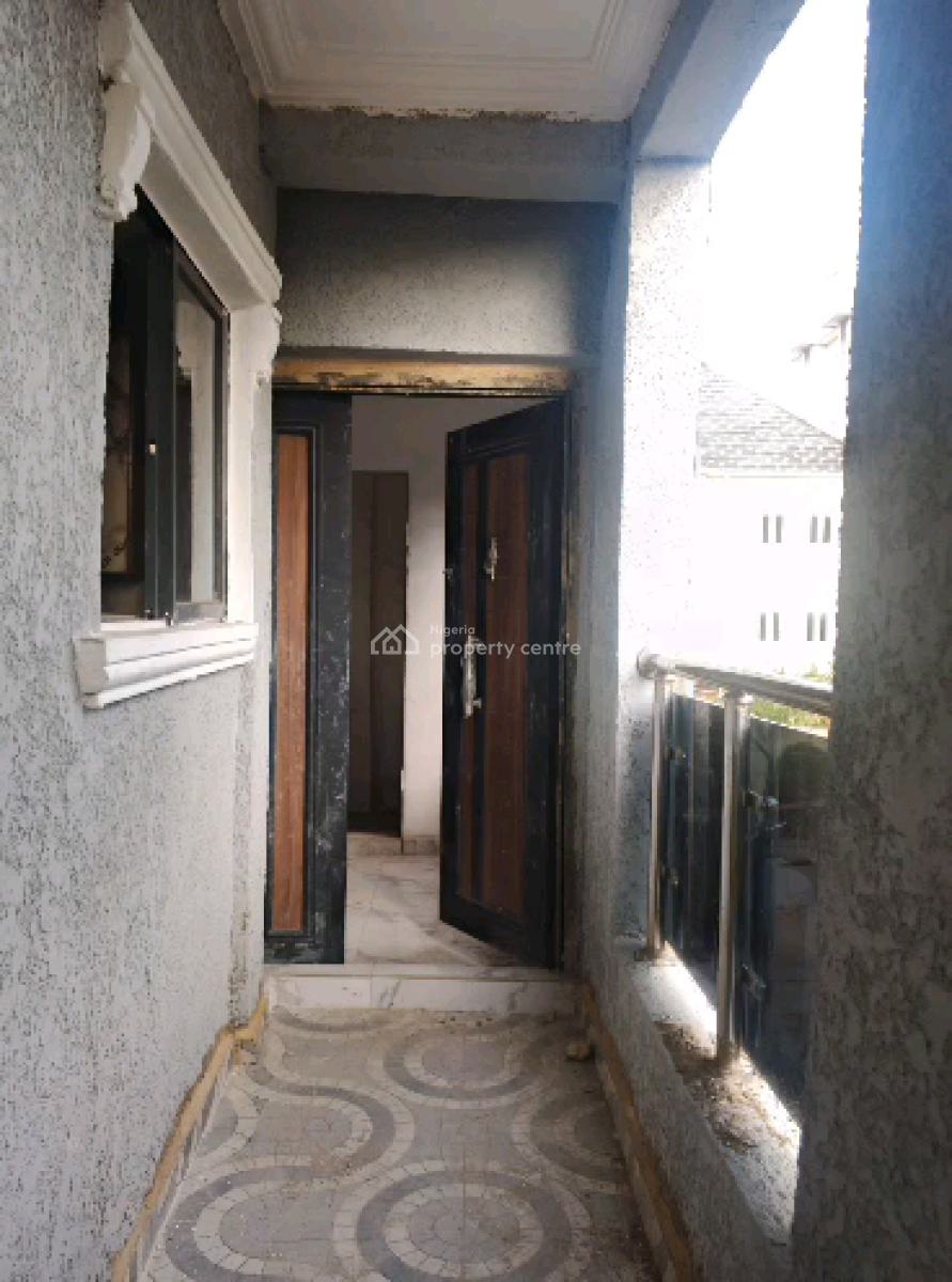 Standard Two Bedroom Flat, Alagomeji, Yaba, Lagos, Flat / Apartment for Rent