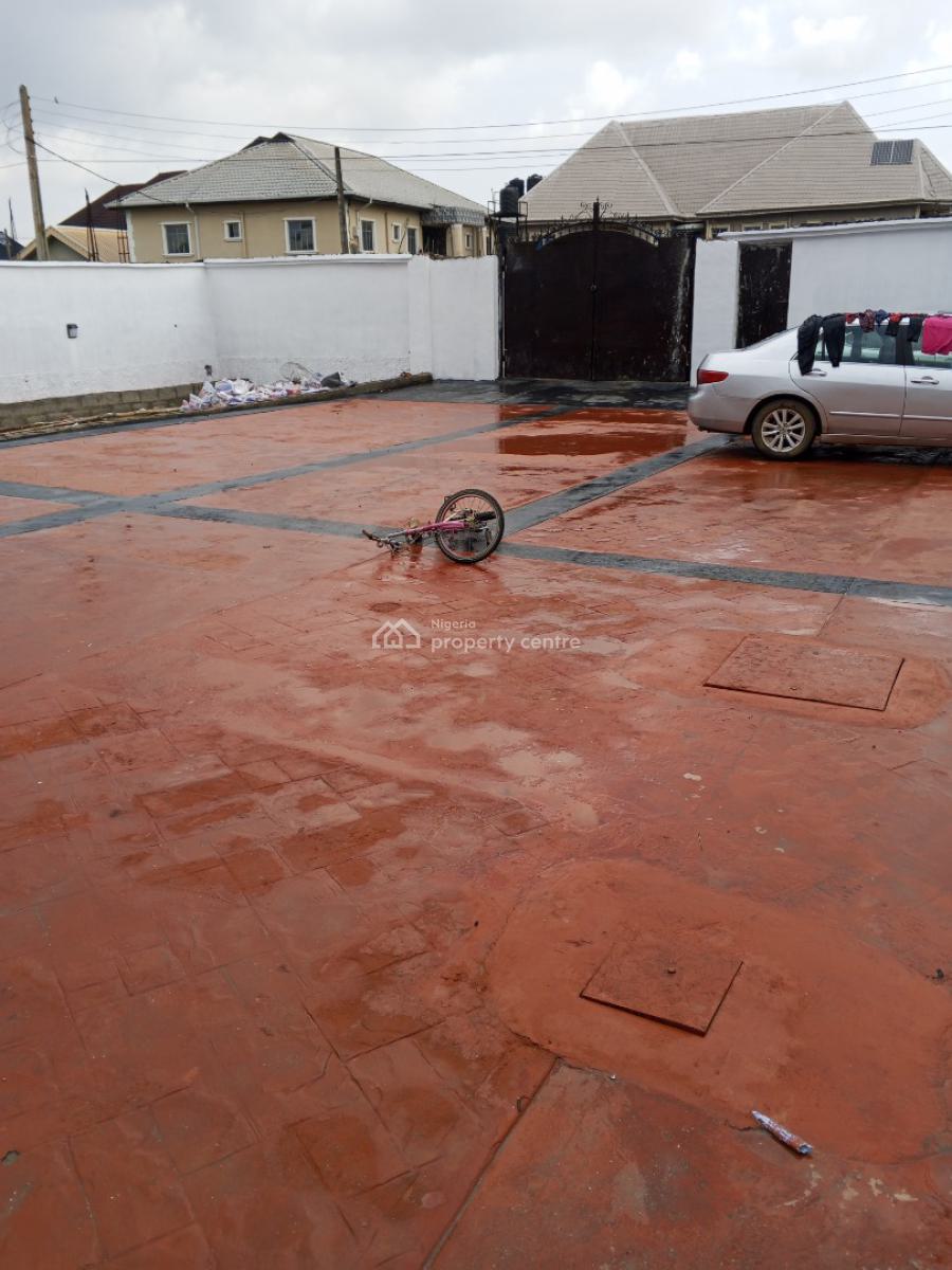 Luxury Newly Built 2 Bedroom Upstairs, Divine Avenue Bucknor Estate, Isolo, Lagos, Flat / Apartment for Rent