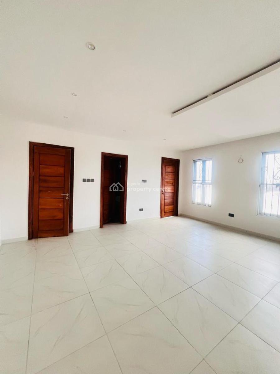 Magnificent 5bedroom Maisonette Home with Bq, Victoria Island (vi), Lagos, Flat / Apartment for Sale