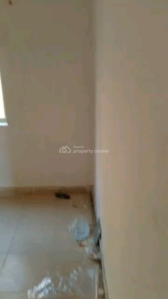 Very Big and Lovely  Miniflat Upstairs 2t,1b,, Ogudu, Lagos, Mini Flat (room and Parlour) for Rent