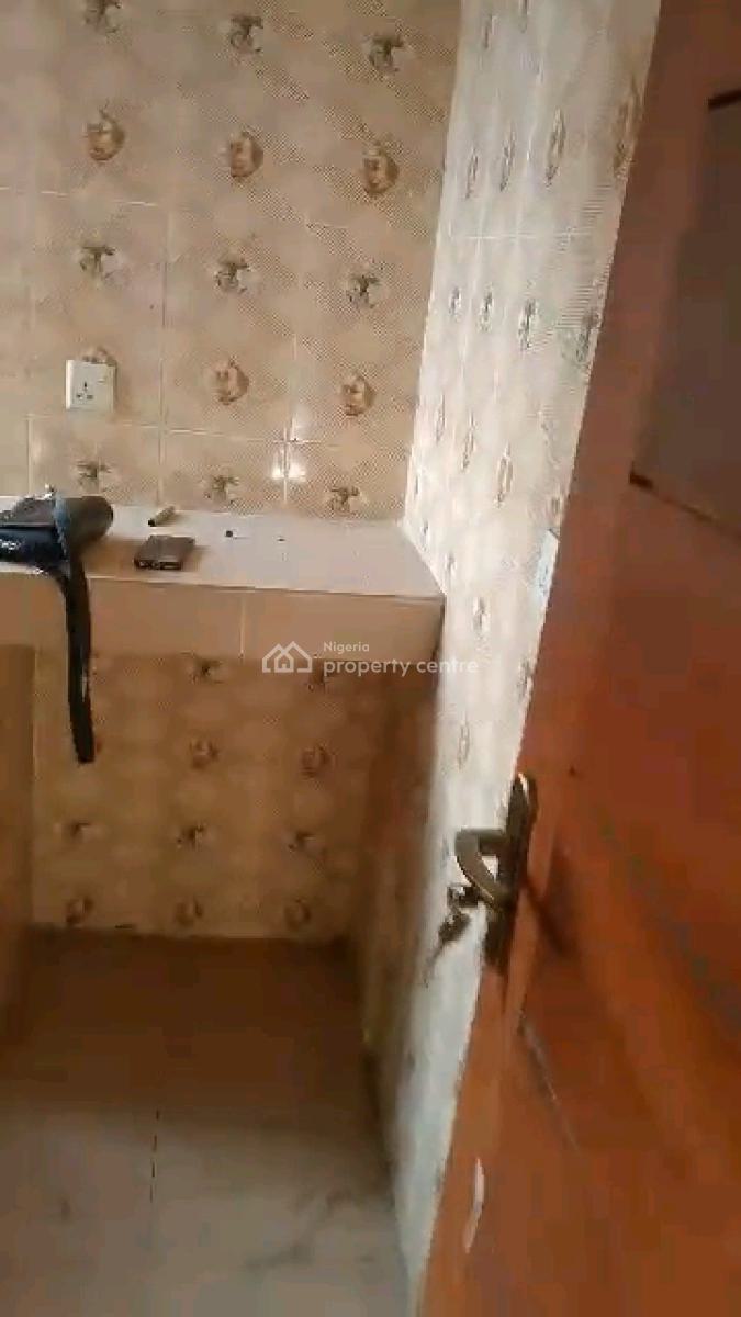 Very Big and Lovely  Miniflat Upstairs 2t,1b,, Ogudu, Lagos, Mini Flat (room and Parlour) for Rent