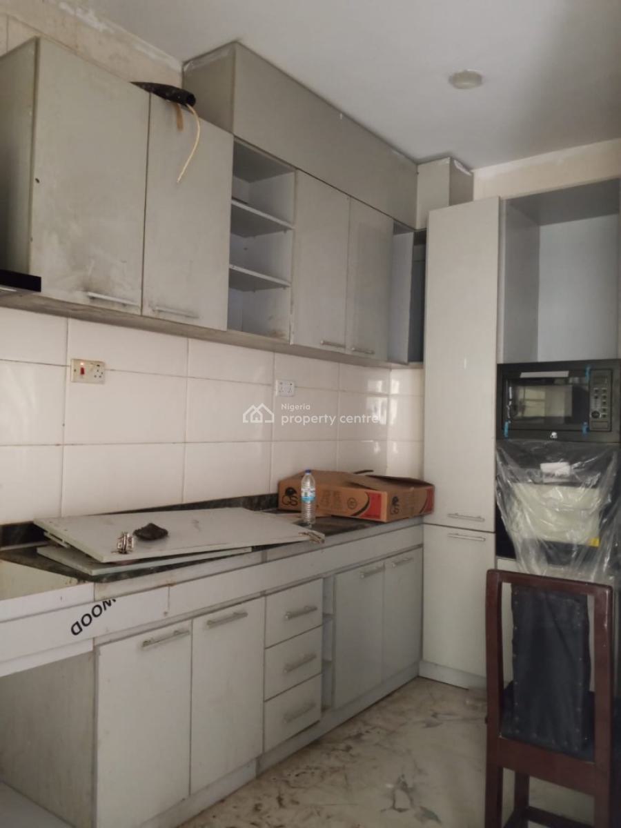 Serviced 1bedroom Apartment and Self Contained Upstairs En-suite, Ikota Villa Estate, Ikota, Lekki, Lagos, Flat / Apartment for Rent