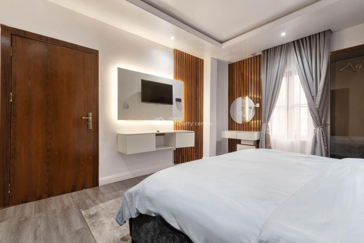 Exquisitely Furnished 2 Bedroom Apartment, Lekki Phase 1, Lekki, Lagos, Flat / Apartment Short Let