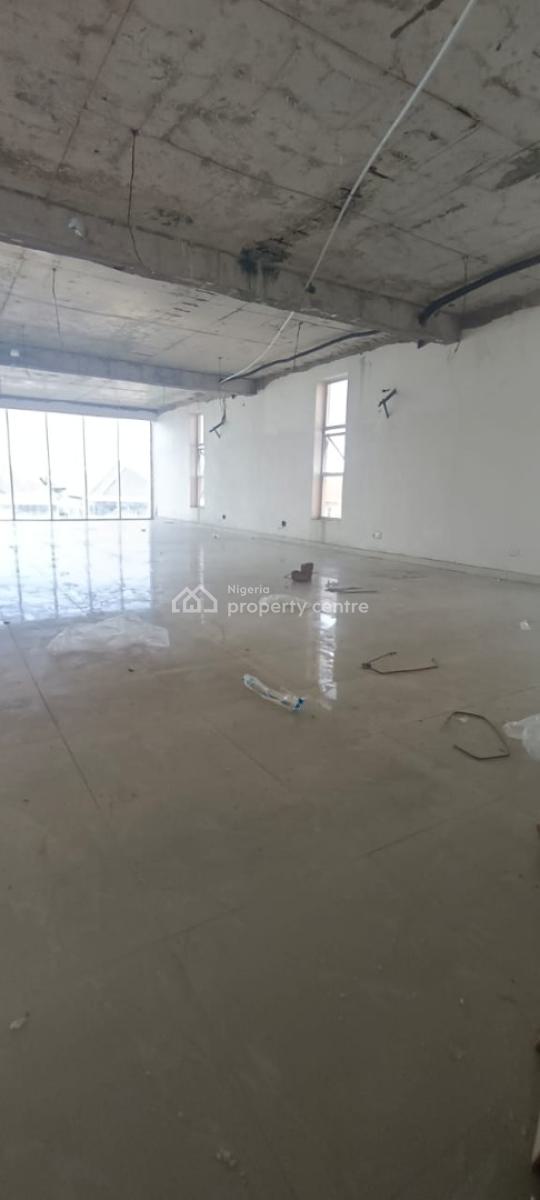 Newly Built 4-storey  Commercial Building, Comprising Five(5) Floors, Leķki Phase 1, Lekki, Lagos, Office Space for Rent