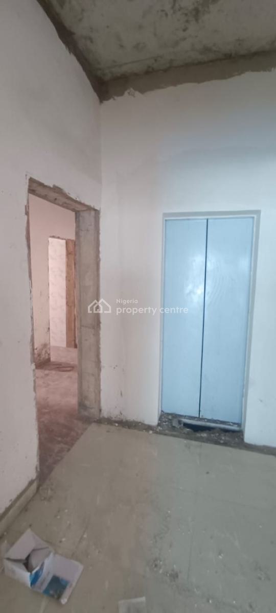 Newly Built 4-storey  Commercial Building, Comprising Five(5) Floors, Leķki Phase 1, Lekki, Lagos, Office Space for Rent