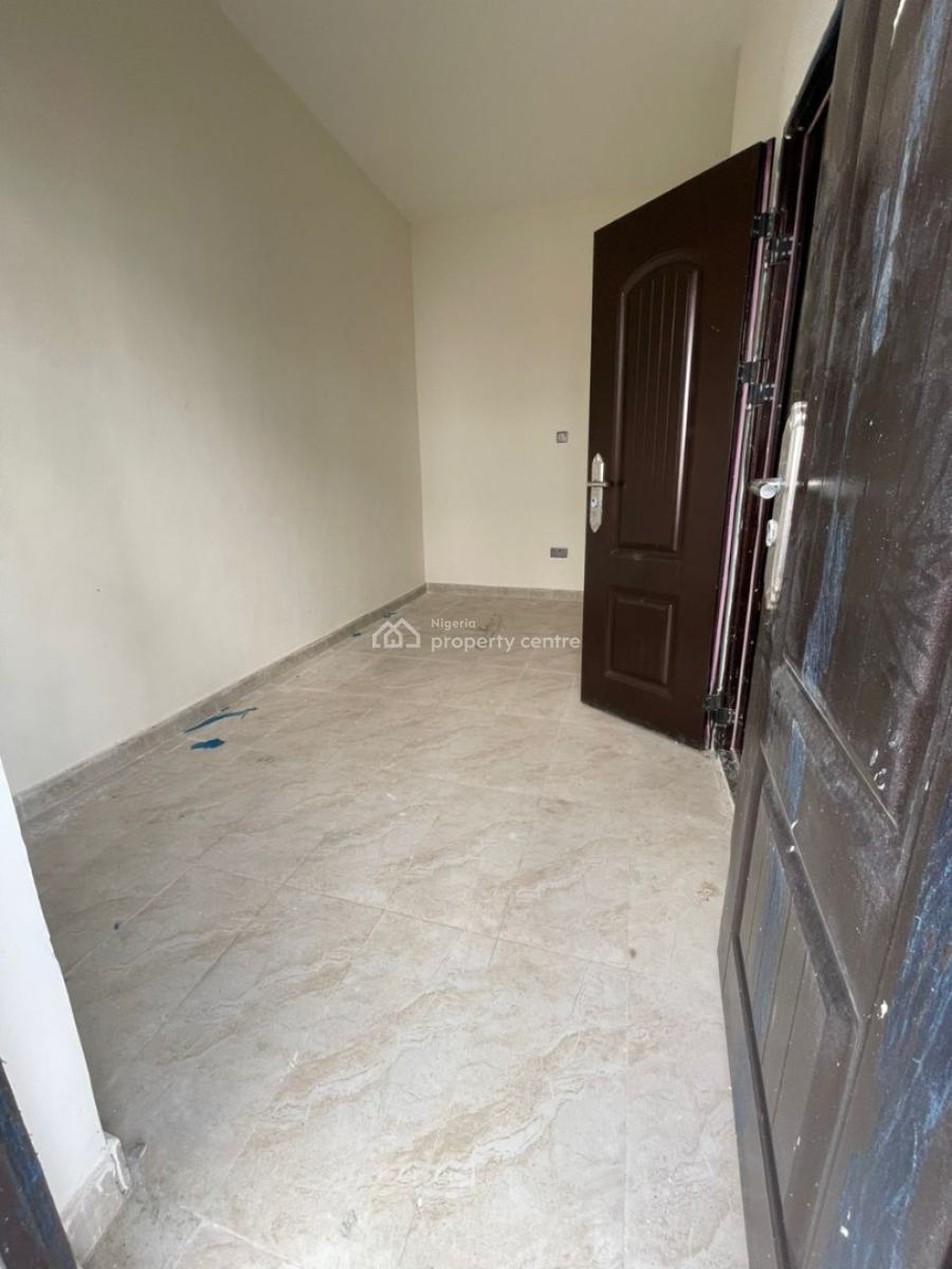 Very Spacious  2bedroom Suplex with Bq, Sangotedo, Ajah, Lagos, Terraced Duplex for Rent