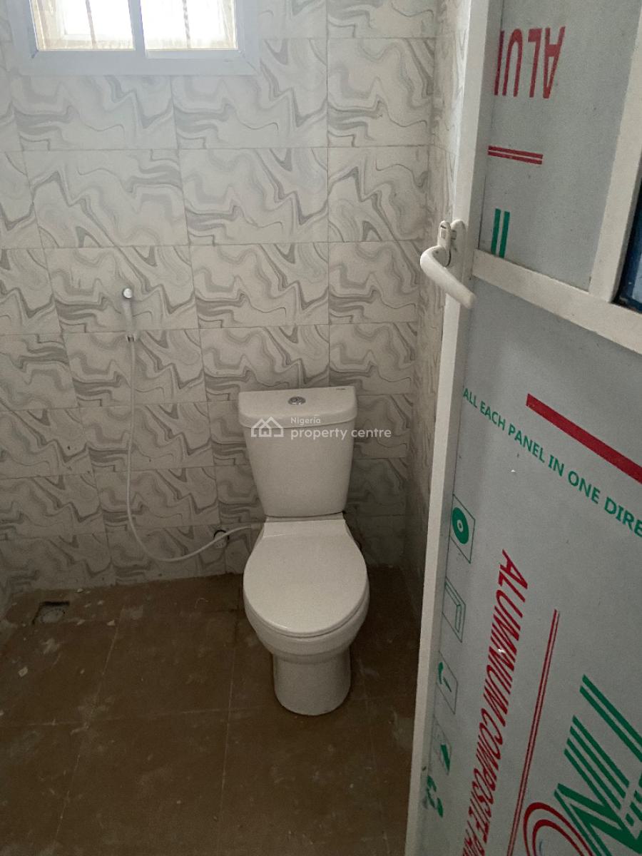 a Luxurious Room and Parlor Pop Apartment, Lucky Fiber Road, Ikorodu, Lagos, Flat / Apartment for Rent