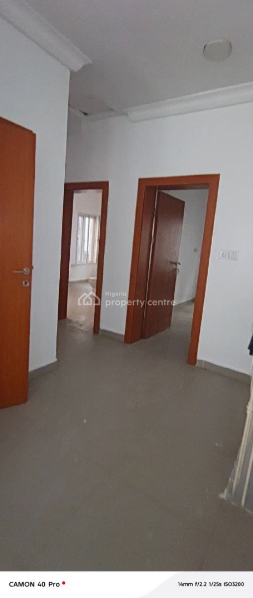 4 Bedroom Duplex Conner Piece Terrace, Behind Circle Mall Shop Rite, Osapa, Lekki, Lagos, Office Space for Rent