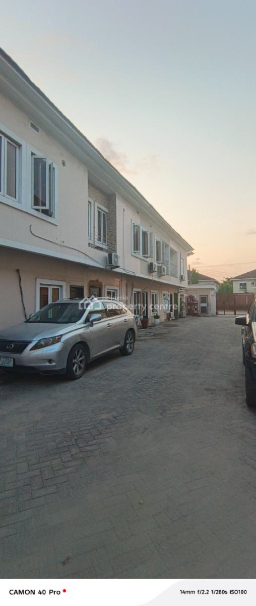 4 Bedroom Duplex Conner Piece Terrace, Behind Circle Mall Shop Rite, Osapa, Lekki, Lagos, Office Space for Rent