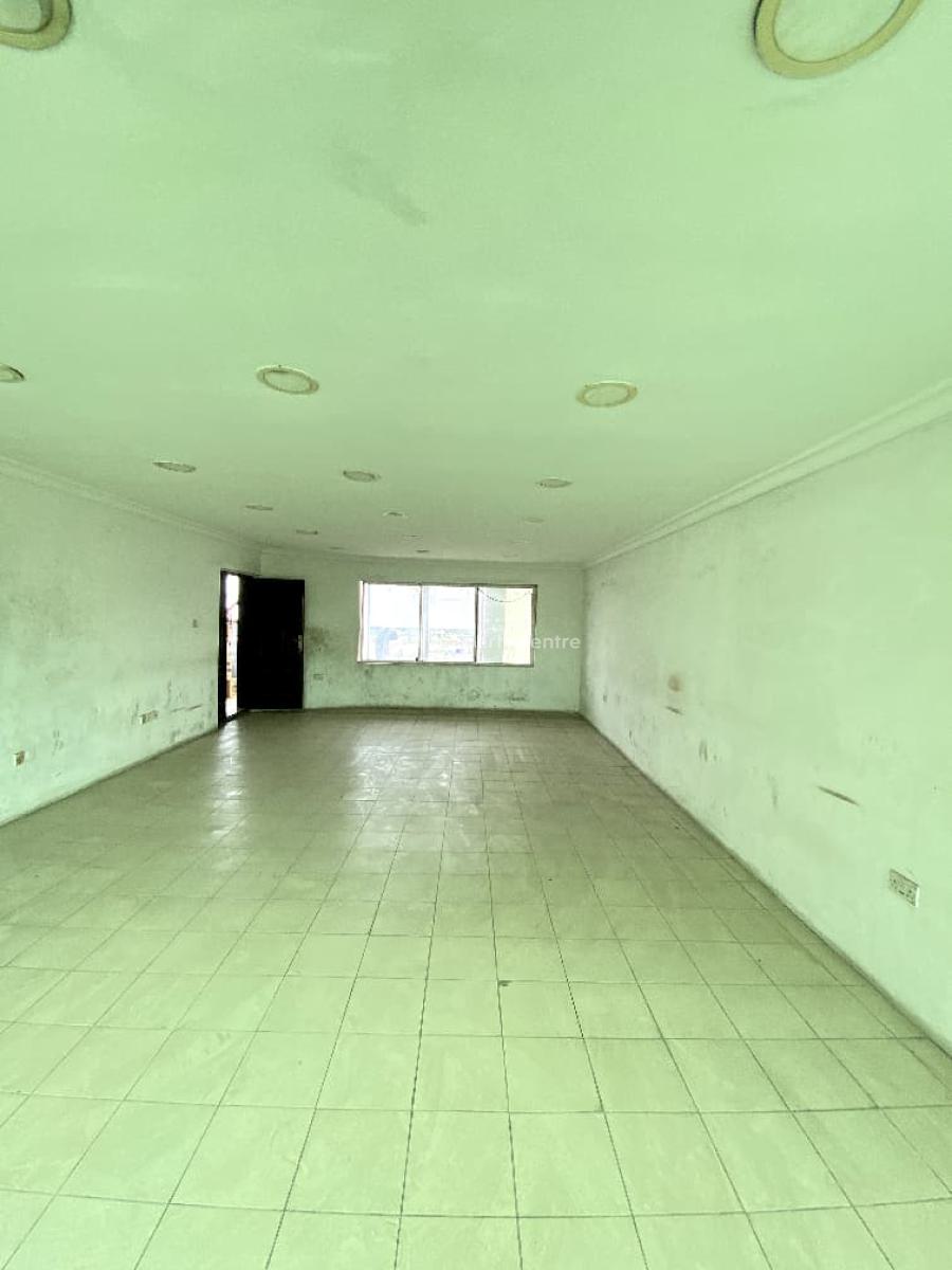 Spacious Shop Space Facing The Express Road in a Prime Environment, Ikota, Lekki, Lagos, Shop for Rent