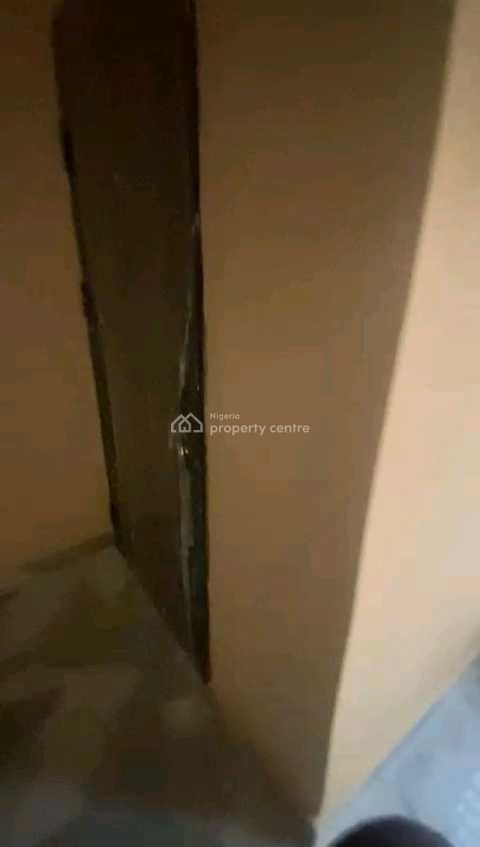 3bedroom Upstairs, All Room Ensuite, Balcony, Pop, Screeded Wall, Alagomeji, Yaba, Lagos, Flat / Apartment for Rent