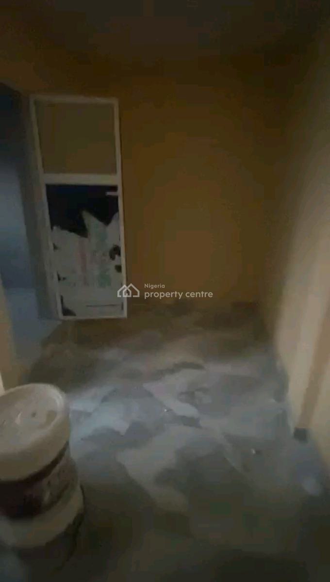 3bedroom Upstairs, All Room Ensuite, Balcony, Pop, Screeded Wall, Alagomeji, Yaba, Lagos, Flat / Apartment for Rent