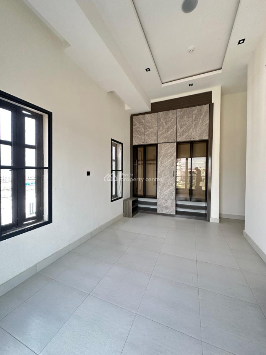 Spacious Luxury 3 Bedroom Apartment with a Bq, Lekki, Lekki Phase 1, Lekki, Lagos, Flat / Apartment for Sale