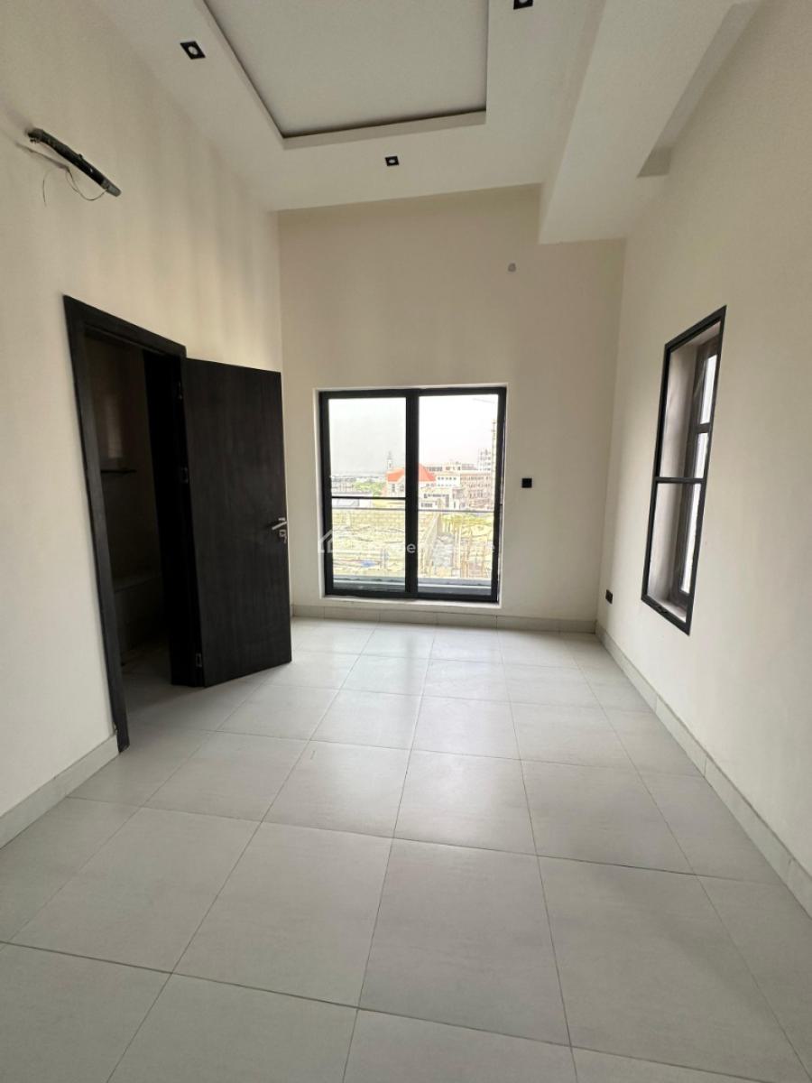 Spacious Luxury 3 Bedroom Apartment with a Bq, Lekki, Lekki Phase 1, Lekki, Lagos, Flat / Apartment for Sale