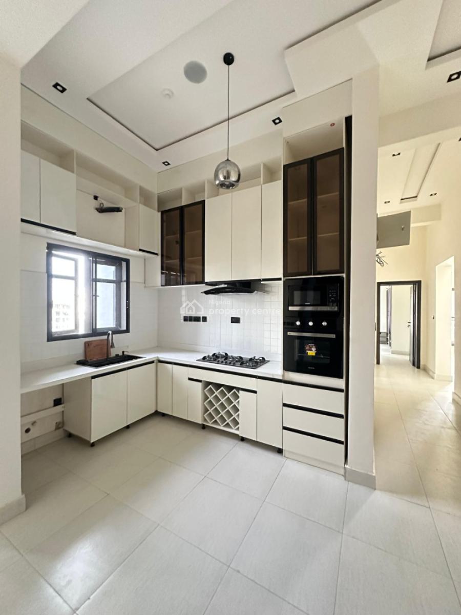 Spacious Luxury 3 Bedroom Apartment with a Bq, Lekki, Lekki Phase 1, Lekki, Lagos, Flat / Apartment for Sale