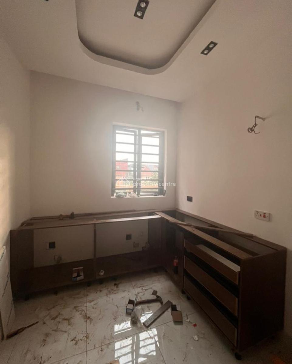 Newly Built 2 Bedroom Apartment, Ikate, Lekki, Lagos, Block of Flats for Sale