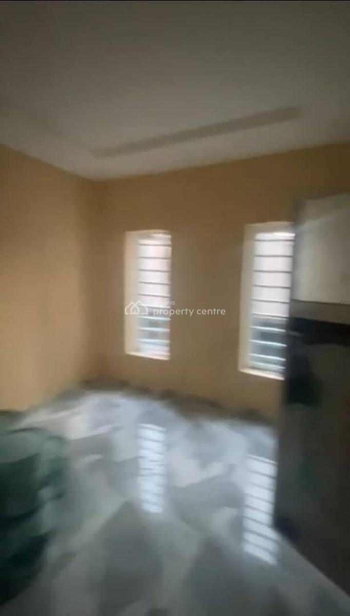 Lovely 3bedroom Flat, Alagomeji, Yaba, Lagos, Flat / Apartment for Rent