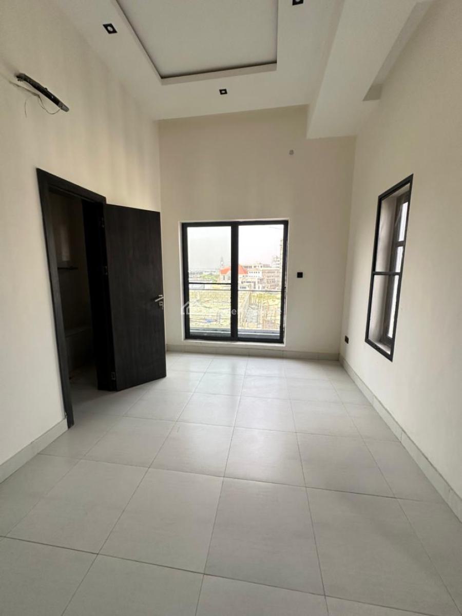 Spacious Luxury 3 Bedroom Apartment with a Bq in a Secure in Phase 1, Lekki Phase 1, Lekki, Lagos, Flat / Apartment for Sale