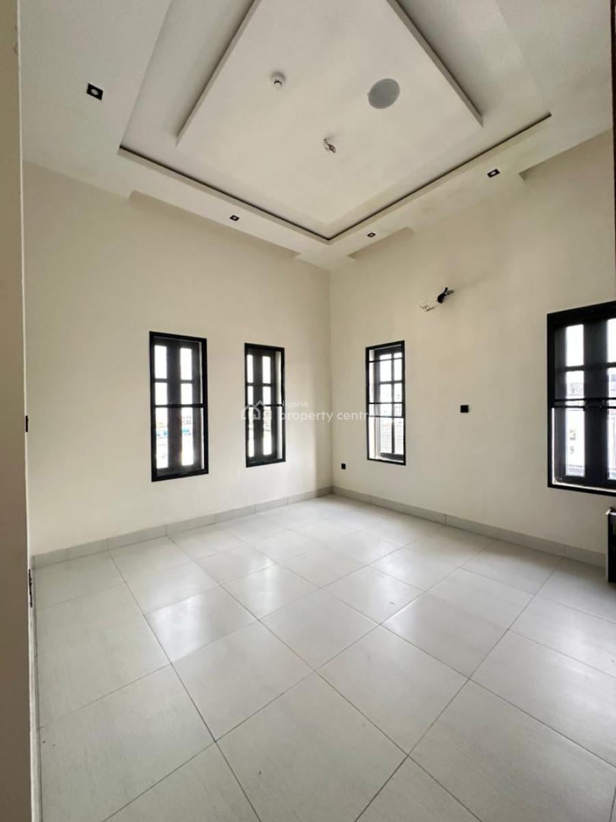Spacious Luxury 3 Bedroom Apartment with a Bq in a Secure in Phase 1, Lekki Phase 1, Lekki, Lagos, Flat / Apartment for Sale