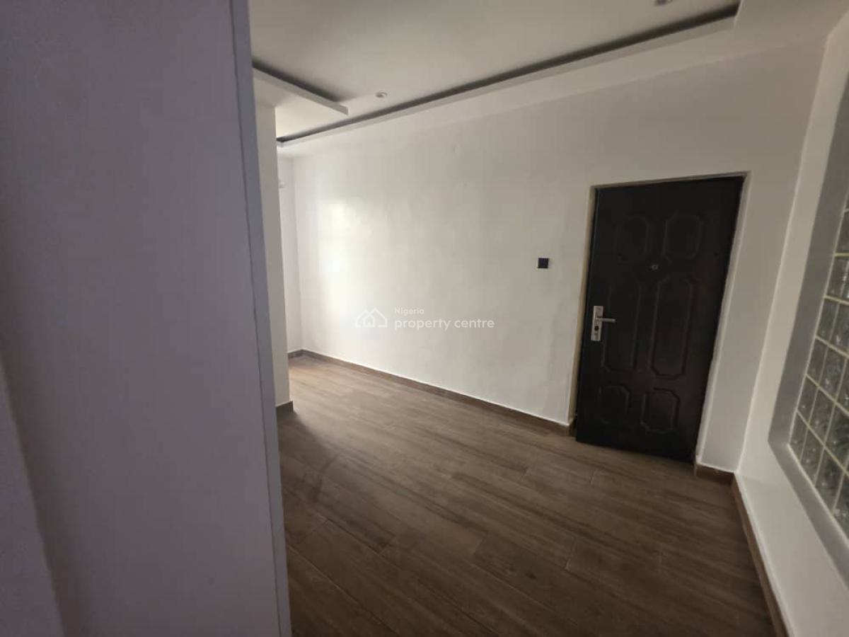 Spacious 3 Bedrooms Apartment at Lekki Phase 1, Lekki, Lekki Phase 1, Lekki, Lagos, Flat / Apartment for Rent