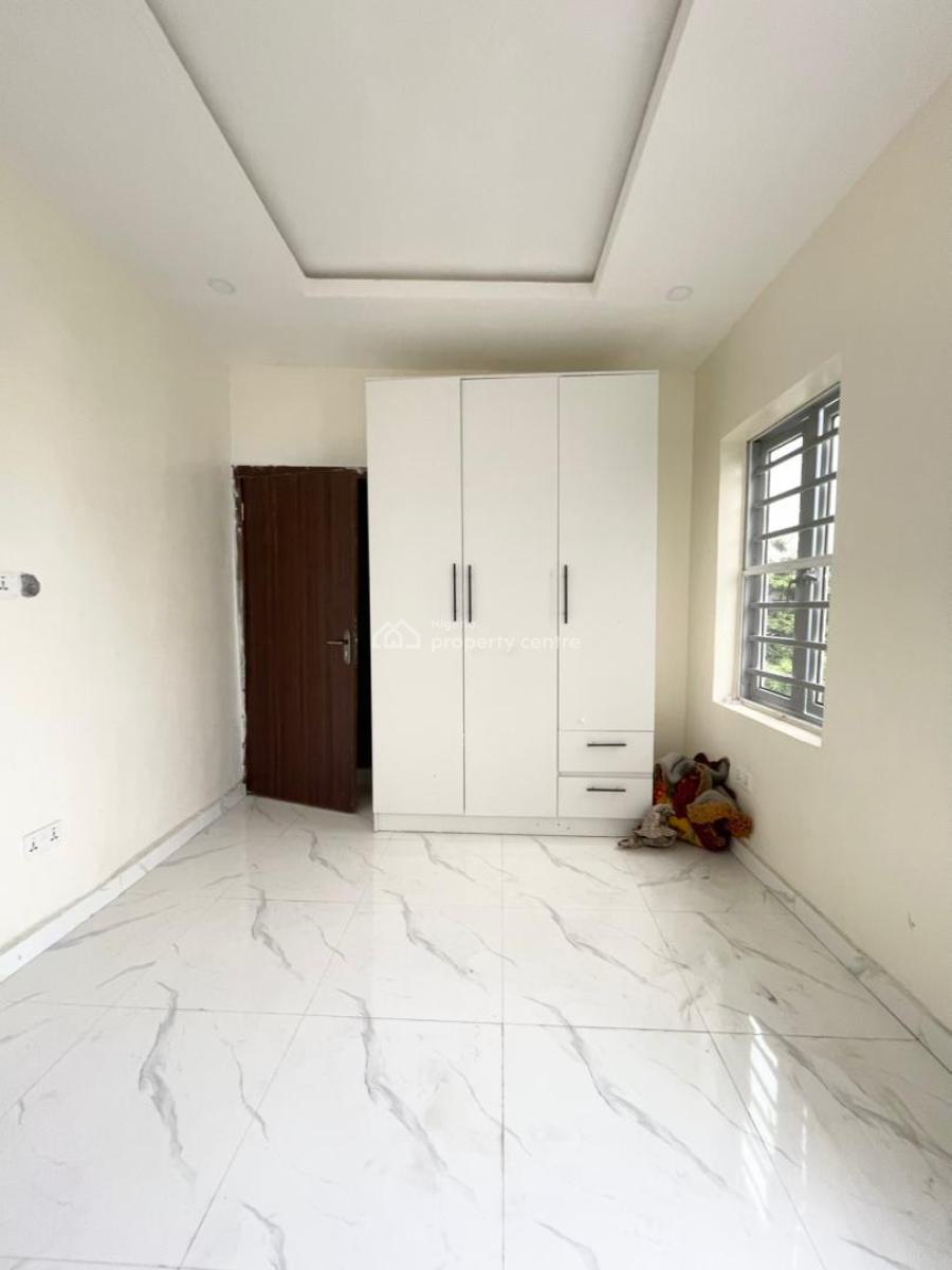 2 Bedroom Apartment, Ikota, Lekki Phase 2, Lekki, Lagos, Block of Flats for Sale