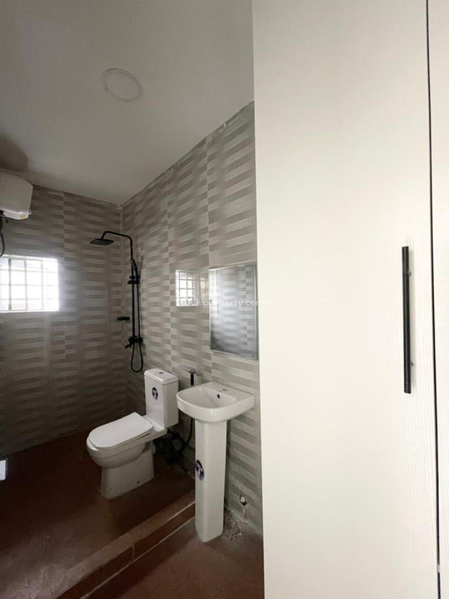 2 Bedroom Apartment, Ikota, Lekki Phase 2, Lekki, Lagos, Block of Flats for Sale