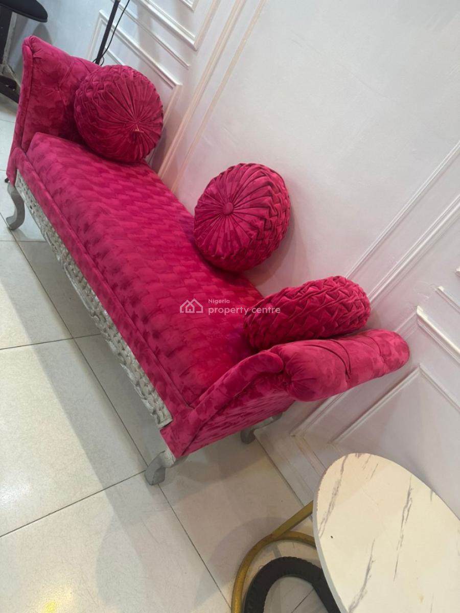 Exquisite and Topnotch Unisex Hair Salon, in an Estate Off Admiralty Way, Lekki Phase 1, Lekki, Lagos, Commercial Property for Rent