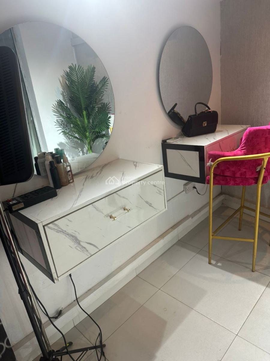 Exquisite and Topnotch Unisex Hair Salon, in an Estate Off Admiralty Way, Lekki Phase 1, Lekki, Lagos, Commercial Property for Rent