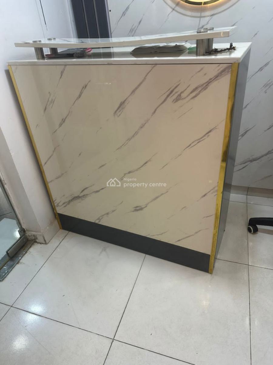 Exquisite and Topnotch Unisex Hair Salon, in an Estate Off Admiralty Way, Lekki Phase 1, Lekki, Lagos, Commercial Property for Rent