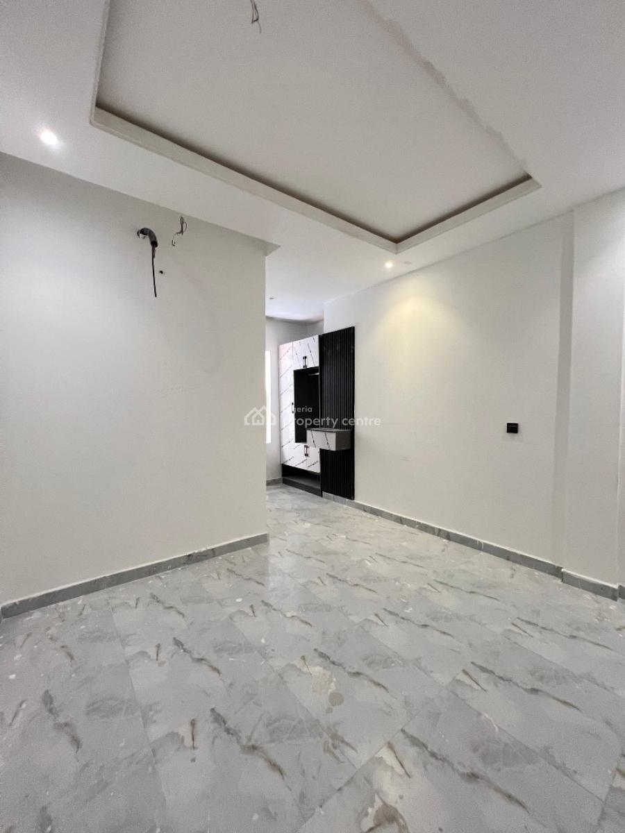 Lovely 2 Bedroom Maisonette in a Serene Vicinity, Lekki Phase 1, Lekki, Lagos, Flat / Apartment for Sale