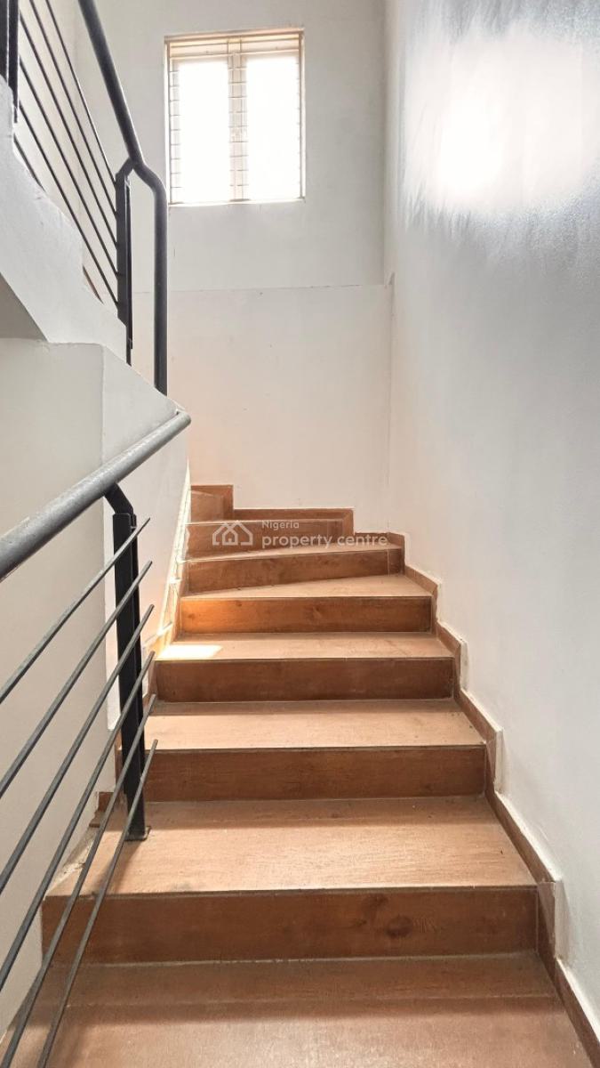 5bedroom, in an Estate Before Orchid Road, Lekki, Lagos, House for Rent