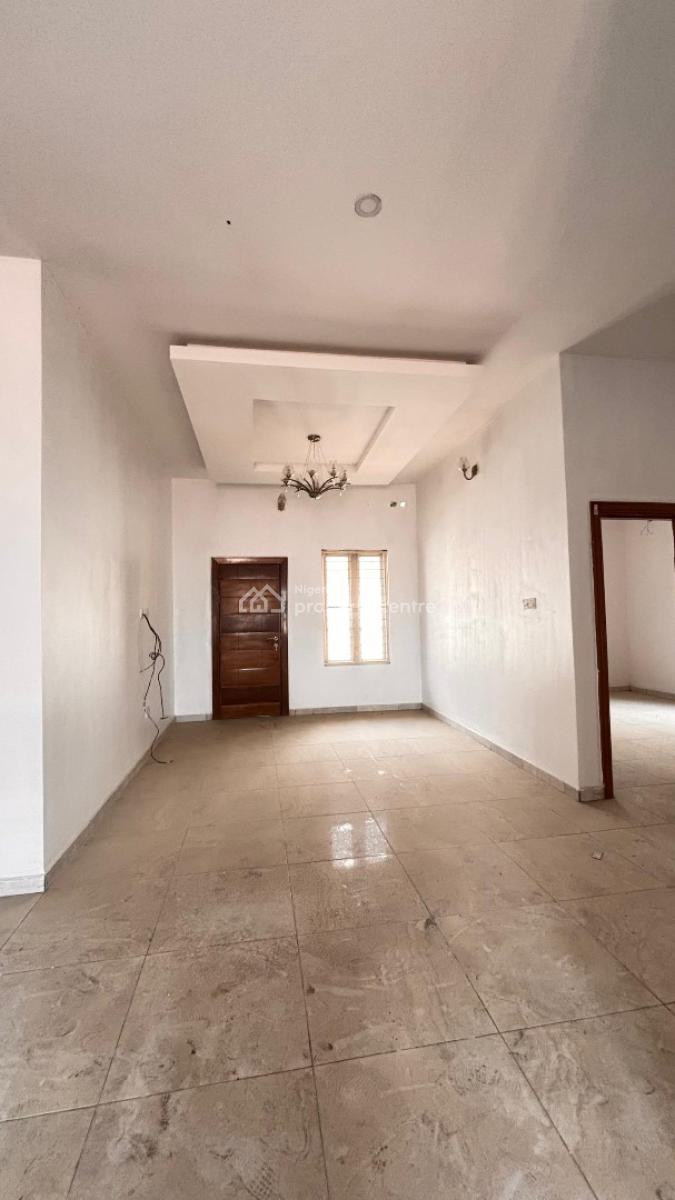 5bedroom, in an Estate Before Orchid Road, Lekki, Lagos, House for Rent