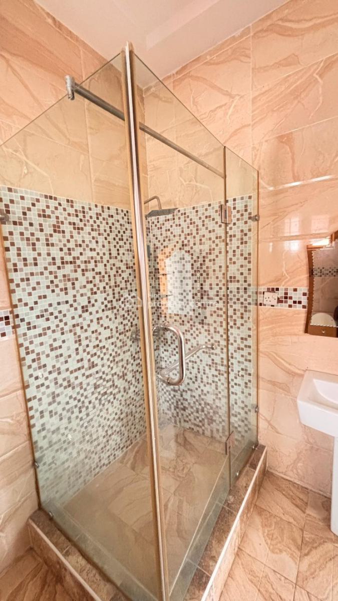 5bedroom, in an Estate Before Orchid Road, Lekki, Lagos, House for Rent