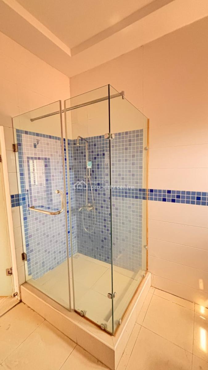 5bedroom, in an Estate Before Orchid Road, Lekki, Lagos, House for Rent