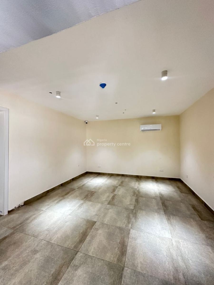 Gorgeous 3 Bedroom Apartments with a Pool,gym,bq, Lekki Phase 1, Lekki, Lagos, House for Sale