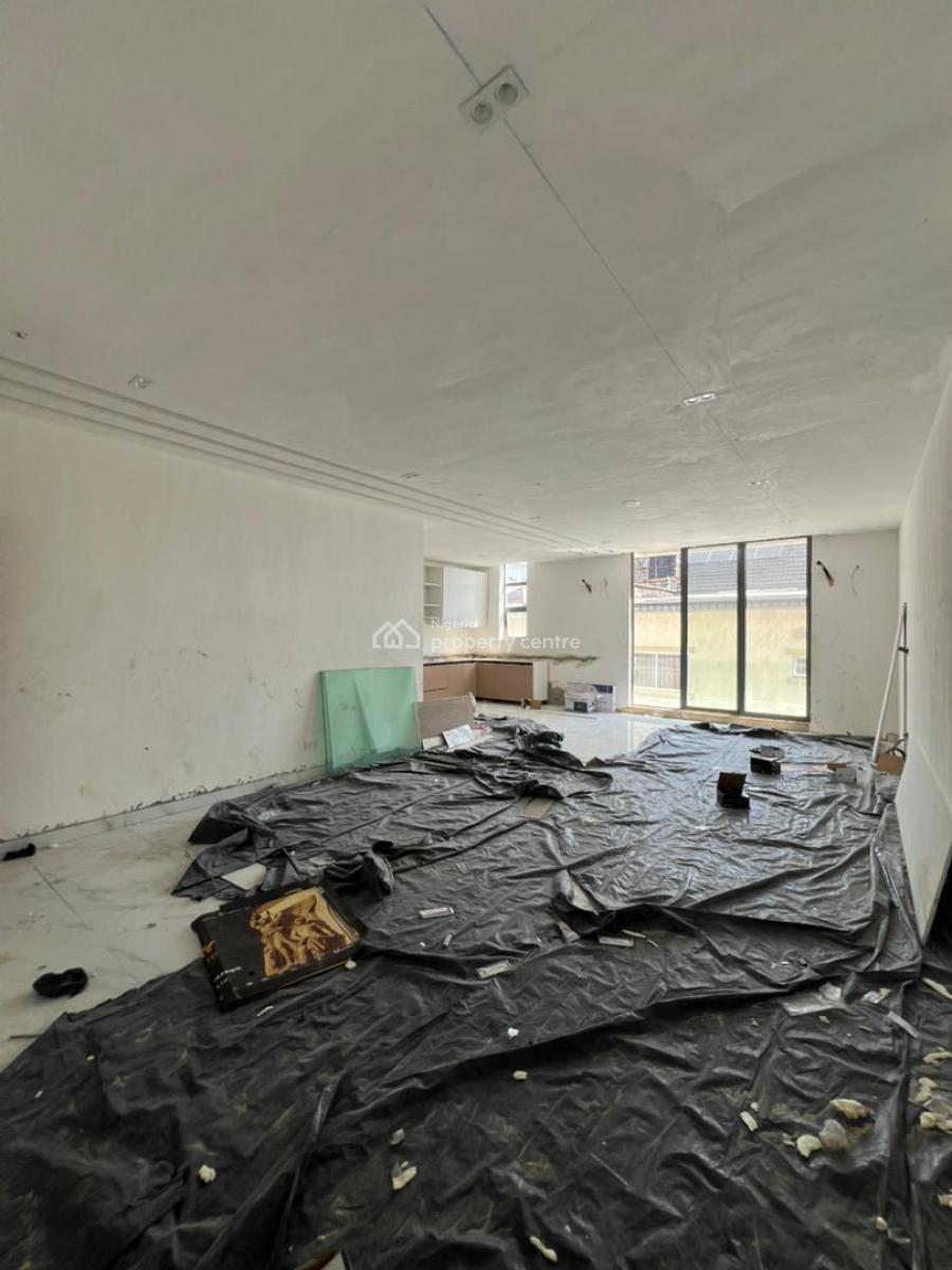 Very Spacious and Modern 2 Bedroom Apartment Located in a Secure Gated, Ideal for Comfortable Living & a Highly Profitable Shortlet Investment, Lekki Phase 1, Lekki, Lagos, Flat / Apartment for Sale