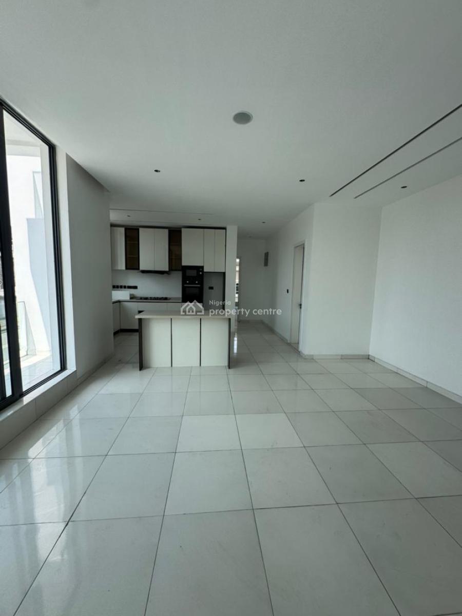 Aesthetically Pleasing 2 Bedroom Apartment with Pool, Elevator, Lekki Phase 1, Lekki, Lagos, Block of Flats for Sale