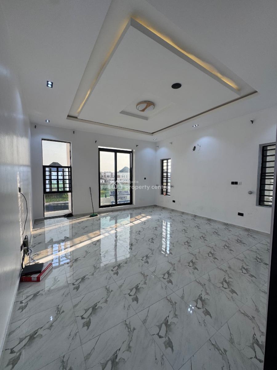 Unbeatable Offer 4 Bed  Self Compound Semi Detached Duplex with Bq, Within a Highly Sought After Estate in Chevron Toll Gate, Orchid Road, Lekki, Lagos, Semi-detached Duplex for Sale